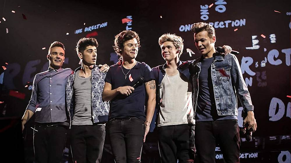 One Direction: This Is Us (2013), Hudební 3D film o momentálně nejslavnější chlapecké popové skupině One Direction natočil Morgan Spurlock, tvůrce kultovního dokumentu Super Size Me. Fanoušky a hlavně fanynky této britské kapely čekají strhující záběry z koncertních pódií i ze zákulisí velkolepých show. Chybět nebude ani komorní pohled do soukromí pětice sympatických mladíků. Skupina One Direction v roce 2010 patřila mezi favority britské talentové soutěže X Factor, do které se mladíci přihlásili individuálně a ž v jejím průběhu vytvořili skupinu. Dnes patří pětice Niall, Zayn, Liam, Harry a Louis mezi největší hvězdy mezinárodní hudební scény, prodali na 30 miliónů desek a jejich zatím poslední album „Take Me Home" se umístilo na první příčce hitparád ve 37 zemích.