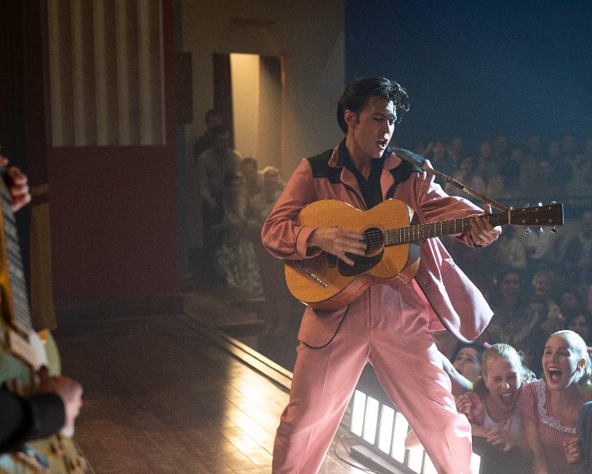 Elvis je nesmrtelný, Elvis je mimozemšťan. Jen zřídka se hudební ikona proslaví tak, aby měla po smrti své festivaly