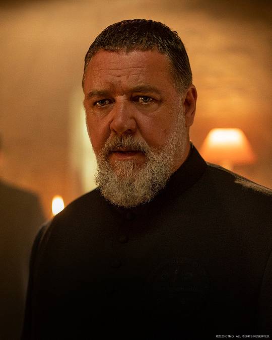 Russell Crowe to brzy rozbalí na Netflixu. Jako Papežův exorcista se postaví ďáblu