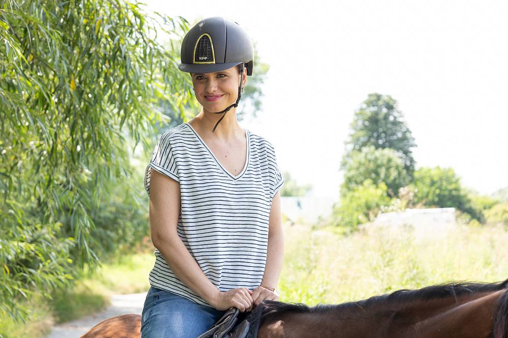 Jedna rodina: Karel si při odjezdu z dovolené prošel peklem, Tereza má vši a Bob je hvězdou internetu