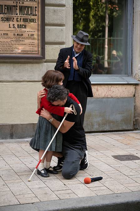 Čtyři hodina utečou s Netflixem jako voda při sledování minisérii Jsou světla, která nevidíme