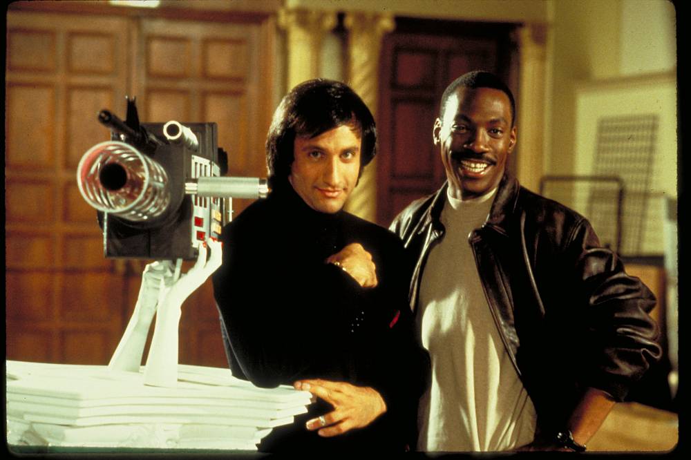 Detektiv Axel Foley zamotal zločincům i policajtům v Beverly Hills pořádně hlavu