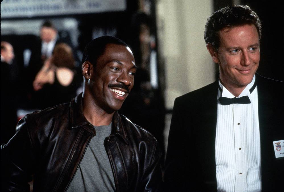 Detektiv Axel Foley zamotal zločincům i policajtům v Beverly Hills pořádně hlavu