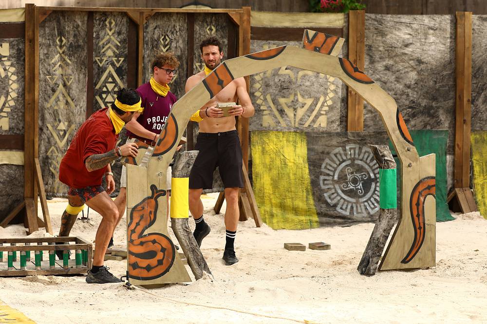 Survivor 2025: Rybářské vybavení se u Dobyvatelů moc neopotřebuje. Kluci si raději zazpívají