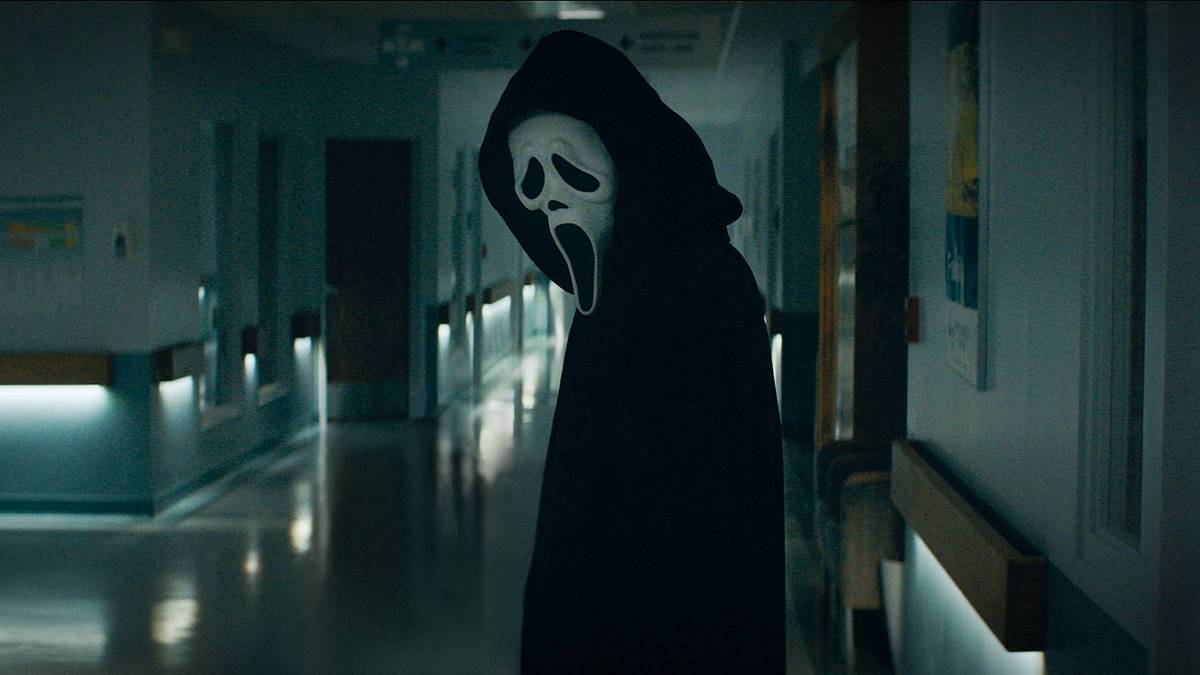 Vřískot 5: Po více než čtvrt století od filmu Vřískot z dílny mistra hrůzy Wese Cravena je Ghostface opět ve městě