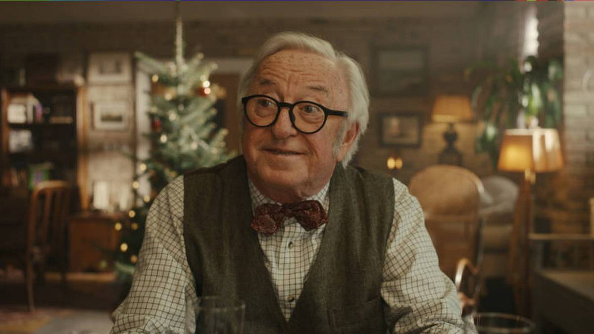 Podzimní filmová pecka: Když jde o vnuka, stárnoucí hlava rodiny motivuje své děti pěknou sumičkou Podzimní filmová pecka: Když jde o vnuka, stárnoucí hlava rodiny motivuje své děti pěknou sumičkou