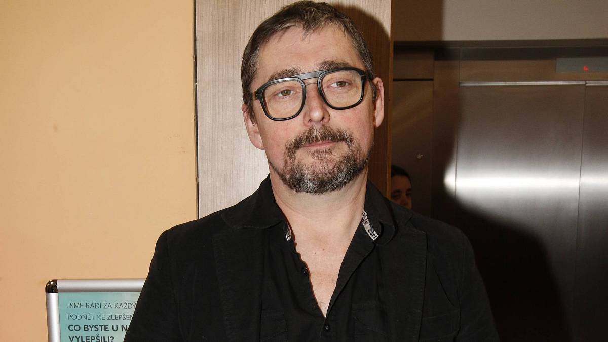 Jiří Vyorálek má rodinu. Narození dětí se mu ale povedlo utajit Jiří Vyorálek má rodinu. Narození dětí se mu ale povedlo utajit