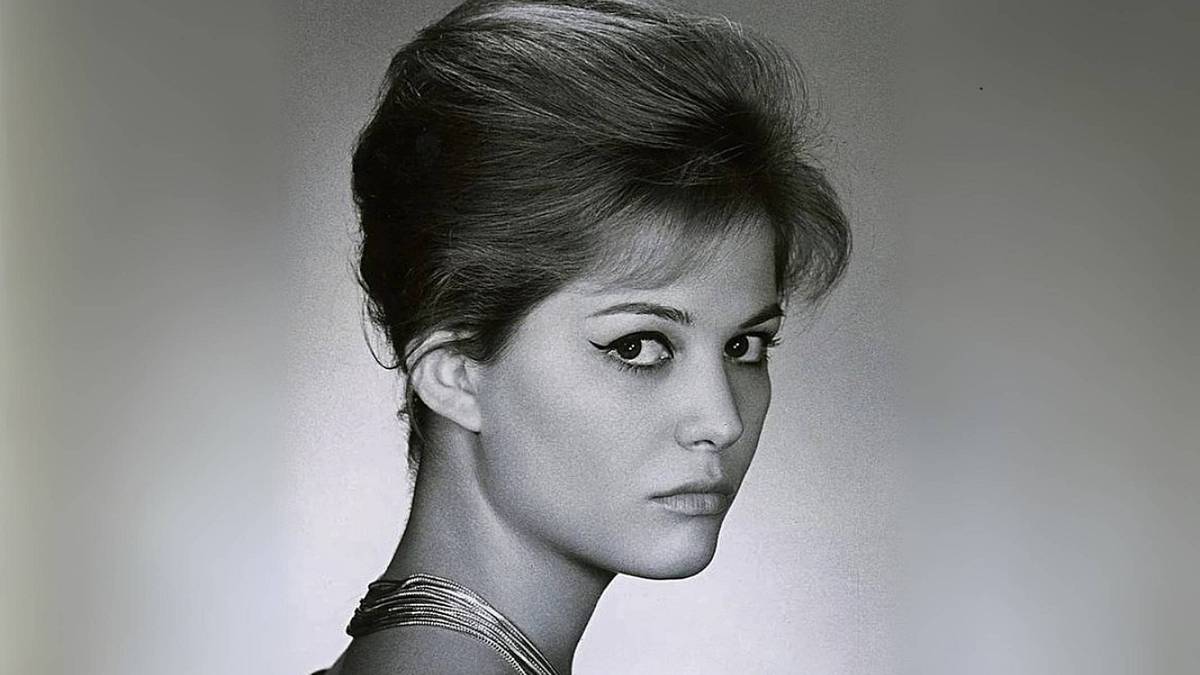 Zemřela Claudia Cardinale: Krásná, silná a tajemná žena, která dobyla filmový svět Zemřela Claudia Cardinale: Krásná, silná a tajemná žena, která dobyla filmový svět