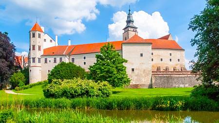 Filmové putování po krásách české vlasti: Telč je filmovou hvězdou, natáčelo se zde už před Pyšnou princeznou