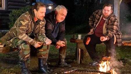 Napínavý začátek Ulice u Nyklových: Dovádění v divočině, Jirkovy námluvy a zraněná babička