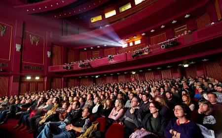 Filmový festival v Benátkách zná vítěze: je jím film o moderní nomádce