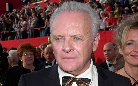 Výběr nejdůležitějších ocenění a chvil z Oscarů 2021: Co vzkázal Anthony Hopkins nedávno zesnulému kolegovi?